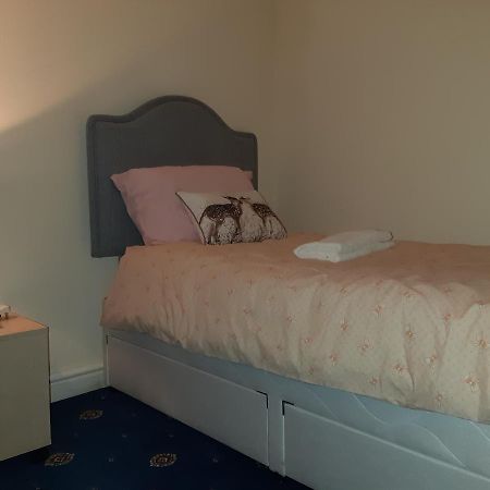 Phoenix Nights Guest House Barrow-in-Furness Εξωτερικό φωτογραφία
