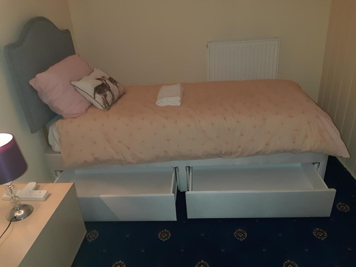 Phoenix Nights Guest House Barrow-in-Furness Εξωτερικό φωτογραφία