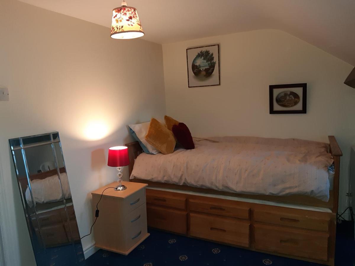 Phoenix Nights Guest House Barrow-in-Furness Εξωτερικό φωτογραφία