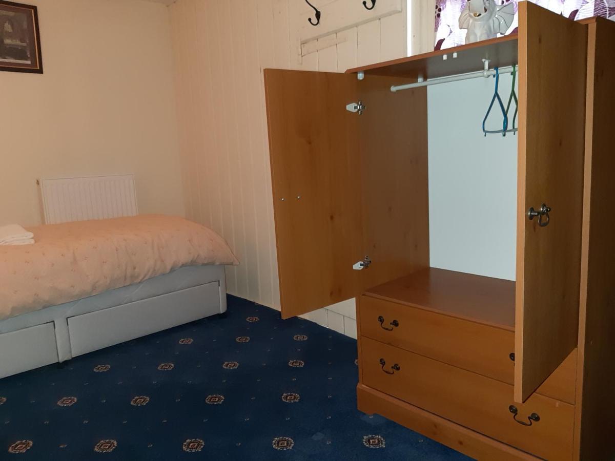 Phoenix Nights Guest House Barrow-in-Furness Εξωτερικό φωτογραφία