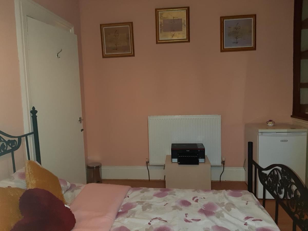 Phoenix Nights Guest House Barrow-in-Furness Εξωτερικό φωτογραφία
